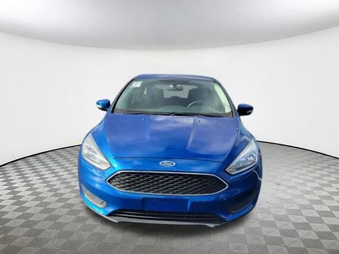 Used 2018 Ford Focus SE w/ Cold Weather Package image 2