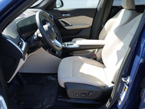 Used 2025 BMW X1 xDrive28i w/ Convenience Package image 9