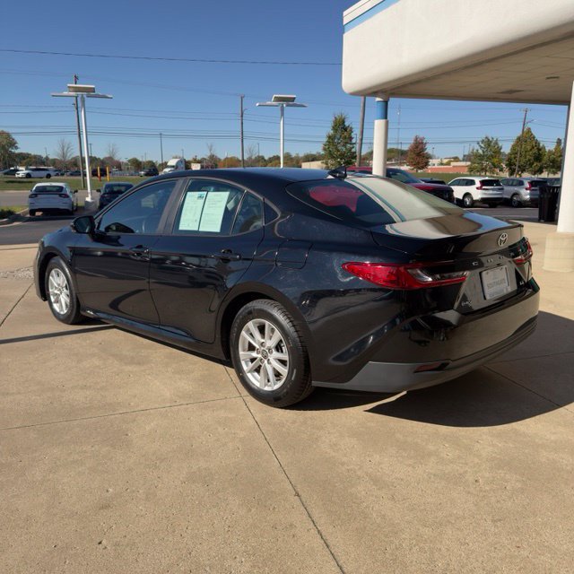 Used 2025 Toyota Camry LE FWD image 3