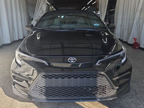 Used 2024 Toyota Corolla SE image 2