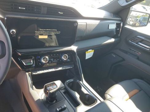 New 2026 GMC Sierra 1500 AT4 w/ AT4 Premium Package AWD/4WD image 28