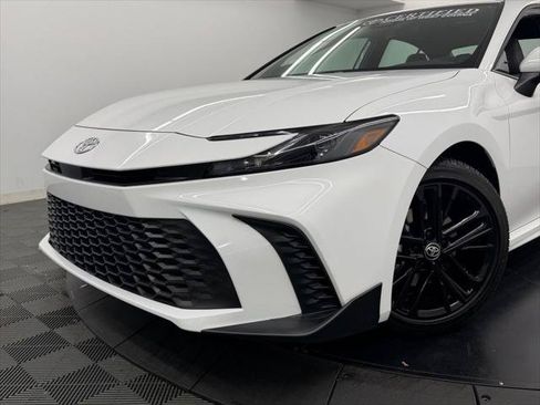 Certified 2026 Toyota Camry SE w/ Convenience Package FWD image 4