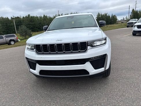 Used 2026 Jeep Grand Cherokee L Limited AWD/4WD image 8