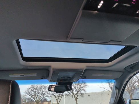 Used 2019 Chevrolet Suburban Premier image 23