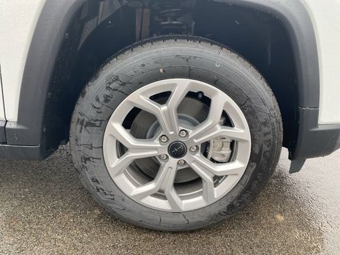 New 2026 Jeep Compass Latitude AWD/4WD image 9