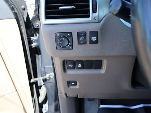 Used 2019 Lexus GX 460 Premium AWD/4WD image 34