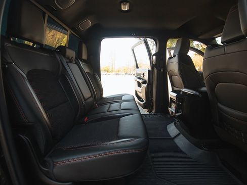 Used 2022 RAM 1500 Big Horn w/ Built-to-serve Edition image 22