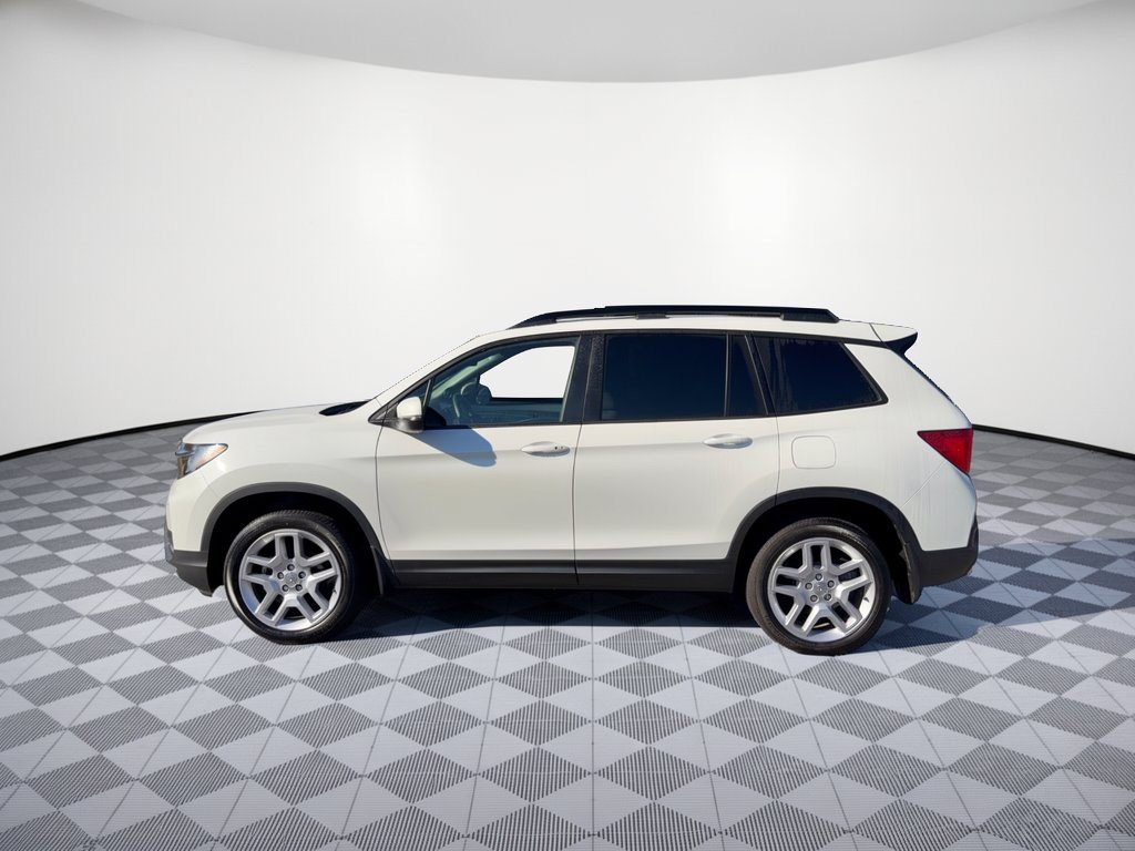 Certified 2025 Honda Passport EX-L image 2