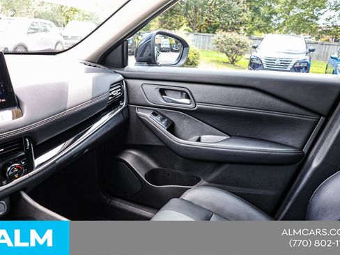 Used 2025 Nissan Rogue SL FWD image 36