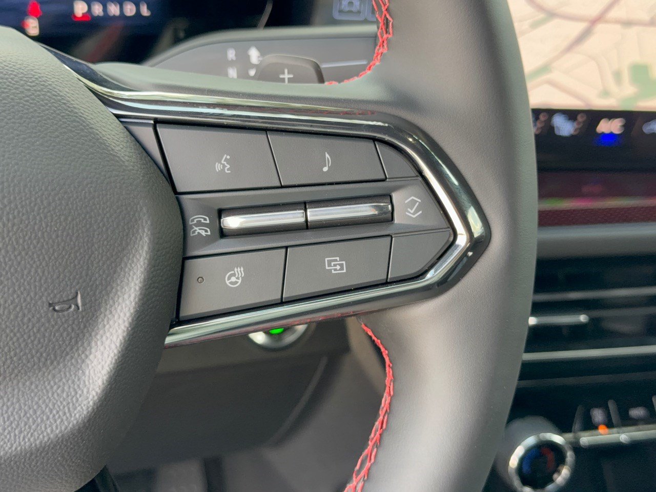 New 2027 Chevrolet Traverse RS w/ LPO, Floor Liner Package FWD image 19