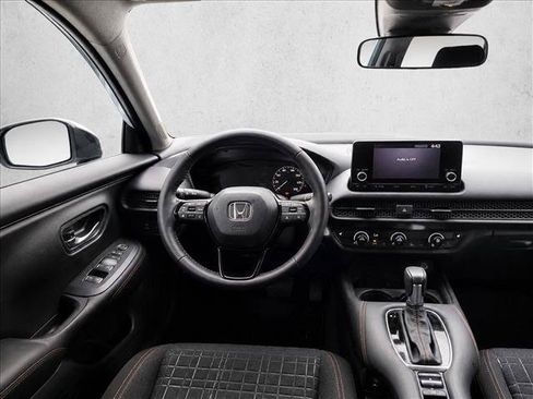 Used 2025 Honda HR-V Sport image 23