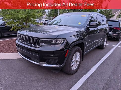 Used 2022 Jeep Grand Cherokee L Laredo w/ Luxury Tech Group I AWD/4WD image 3
