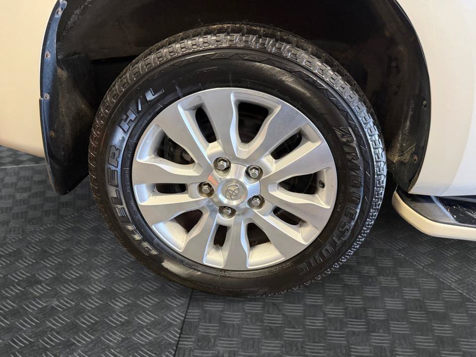 Used 2016 Toyota Sequoia Platinum AWD/4WD image 27