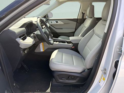 New 2026 Ford Explorer Active w/ Active Comfort Package AWD/4WD image 11