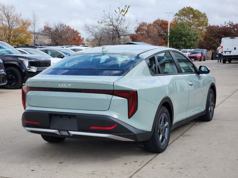 New 2025 Kia K4 LXS image 5