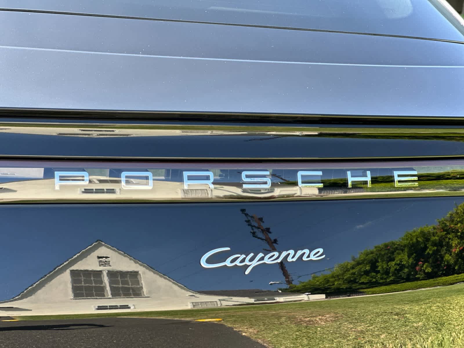 Certified 2023 Porsche Cayenne Coupe AWD/4WD image 32