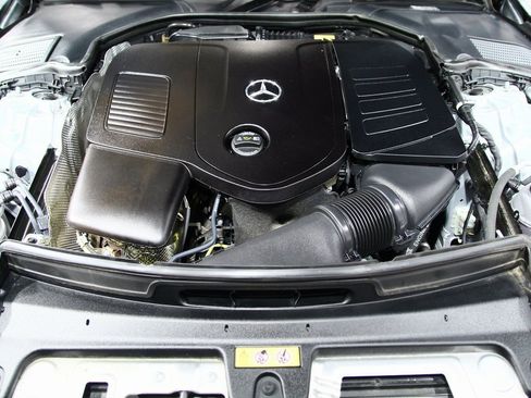 Used 2025 Mercedes-Benz C 300 4MATIC Sedan image 29