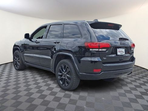 Used 2019 Jeep Grand Cherokee Altitude RWD image 4