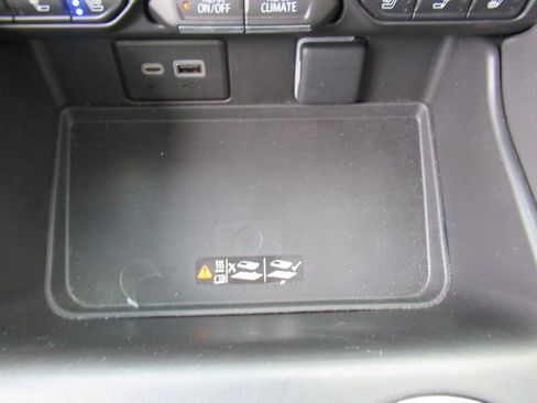 Used 2023 Chevrolet Tahoe Premier w/ Advanced Technology Package RWD image 30