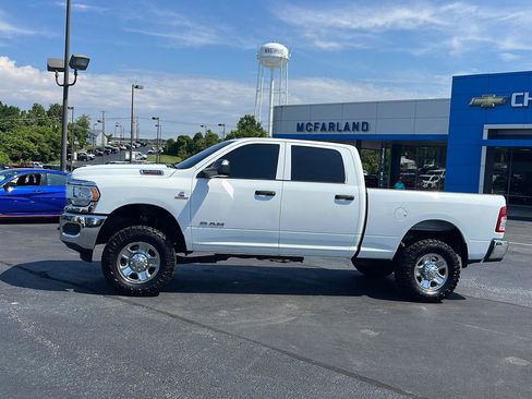 Used 2022 RAM 2500 Tradesman w/ Chrome Appearance Group AWD/4WD image 2