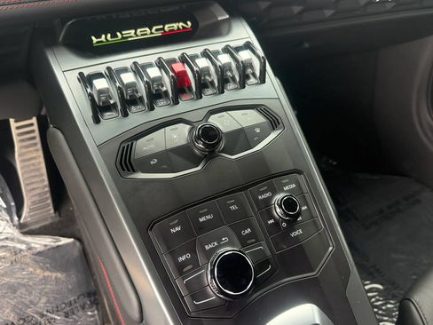 Used 2019 Lamborghini Huracan LP 580-2 RWD image 42