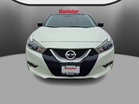 Used 2017 Nissan Maxima Platinum w/ Interior Lighting Package image 2