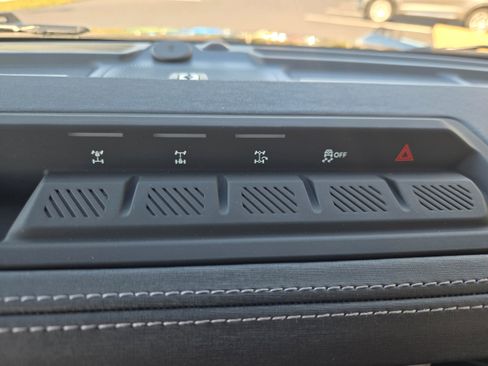 New 2025 Ford Bronco Outer Banks w/ Sasquatch Package image 17