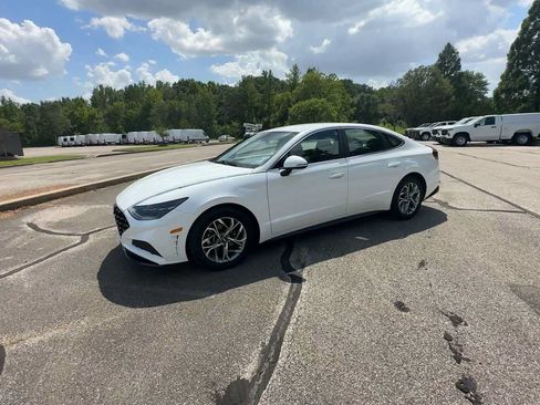Used 2023 Hyundai Sonata SEL w/ Preferred Accessory Package FWD image 4
