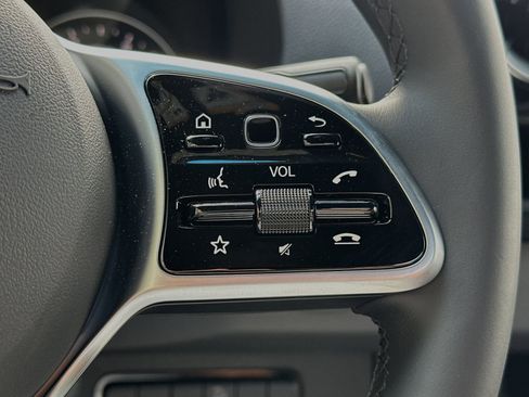 Used 2024 Mercedes-Benz Sprinter 2500 image 25