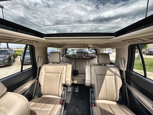 Used 2024 Ford Expedition XLT RWD image 22