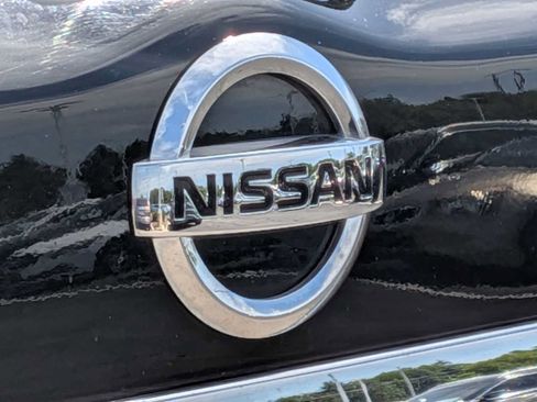 Used 2018 Nissan Pathfinder SL AWD/4WD image 12