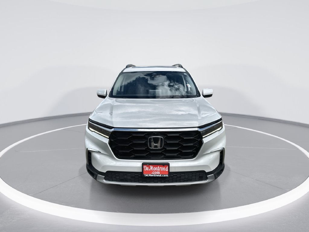 Used 2025 Honda Pilot Elite image 3