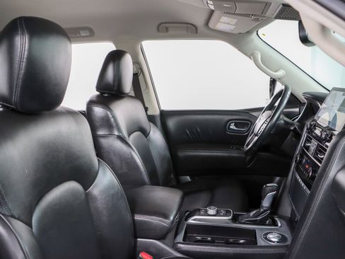 Used 2022 Nissan Armada SV w/ SV Appearance Package RWD image 28