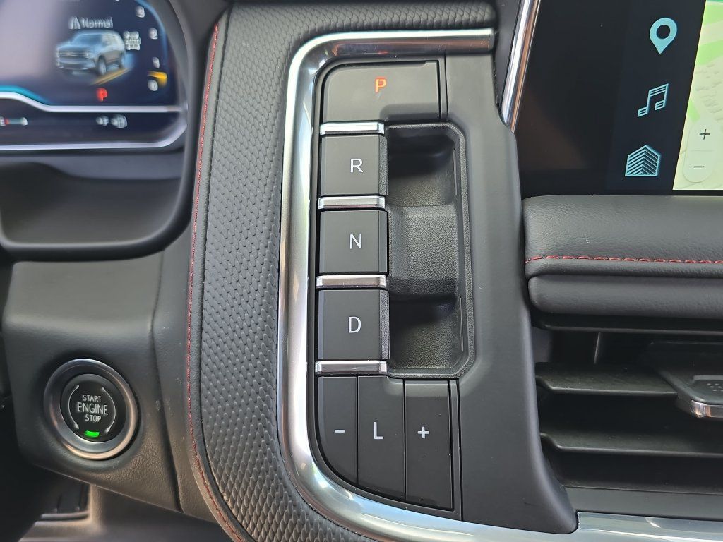 Used 2024 Chevrolet Suburban RST AWD/4WD image 29