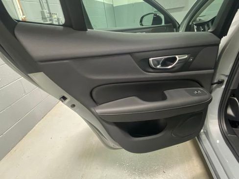 Used 2025 Volvo S60 B5 Ultra image 8