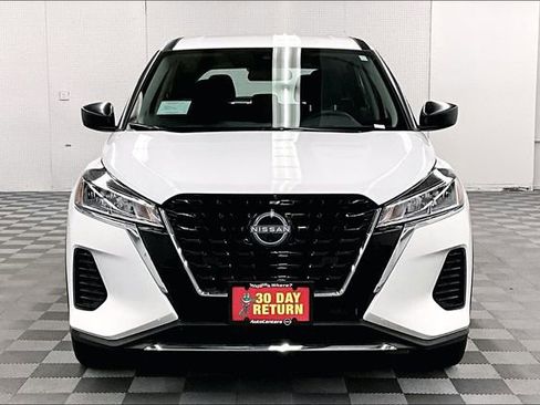 New 2025 Nissan Kicks Play S image 17