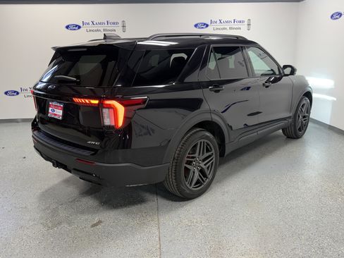 Used 2025 Ford Explorer ST-Line w/ Premium Package image 33