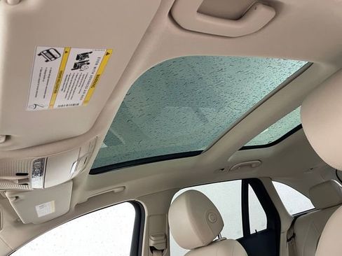 Used 2018 Mercedes-Benz GLC 300 4MATIC image 16