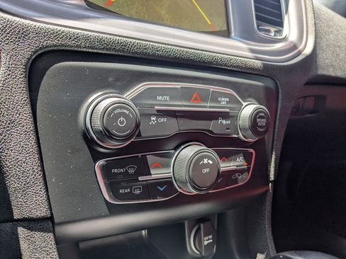 Used 2023 Dodge Charger SXT RWD image 18