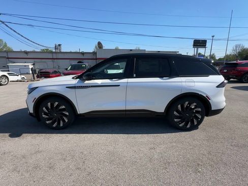 New 2026 Lincoln Nautilus Reserve w/ Jet Appearance Package image 5