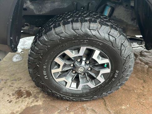 Certified 2021 Toyota Tacoma TRD Off-Road w/ Technology Package image 17