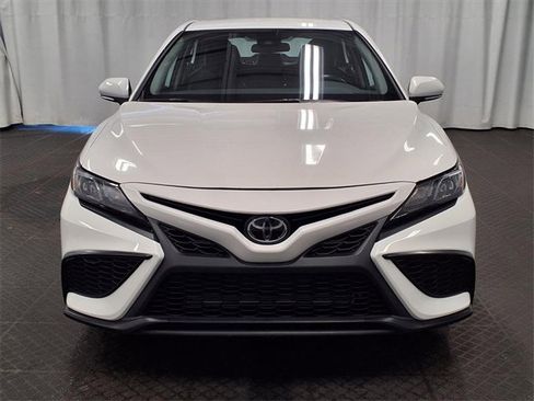 Used 2024 Toyota Camry SE image 21
