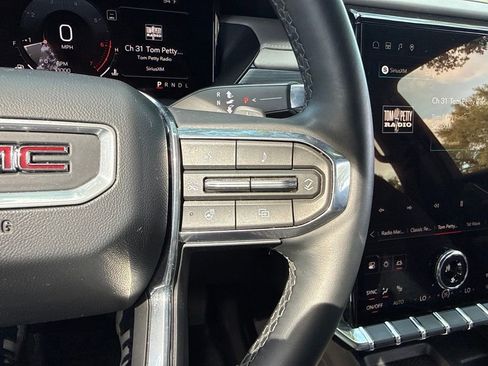 Used 2026 GMC Acadia Elevation w/ Elevation Premium Package FWD image 42