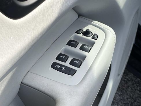 Used 2024 Volvo XC60 B5 Plus image 21