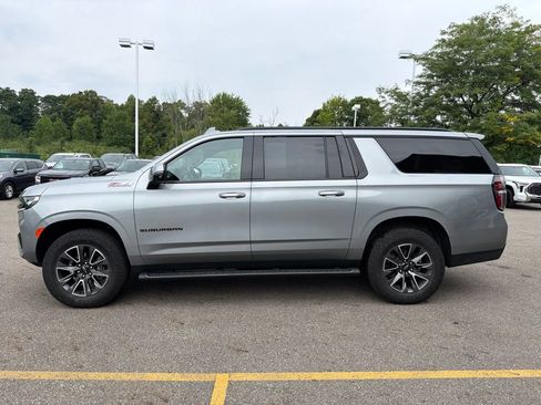 Used 2024 Chevrolet Suburban Z71 w/ Luxury Package AWD/4WD image 5
