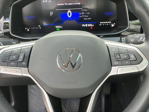 Used 2025 Volkswagen Jetta SE image 13