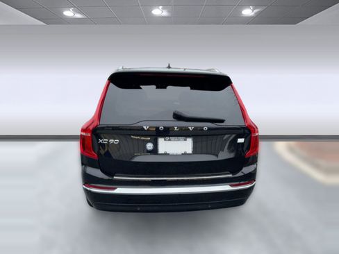 Certified 2024 Volvo XC90 T8 Ultimate w/ Protection Package Premier image 10