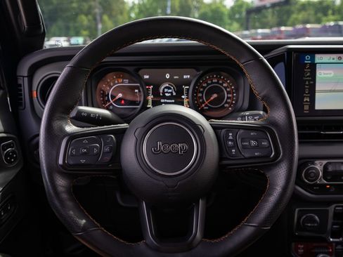 Used 2024 Jeep Gladiator Mojave AWD/4WD image 31