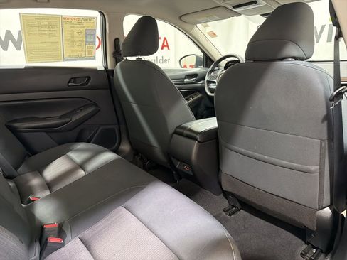 Used 2024 Nissan Altima 2.5 SV image 14