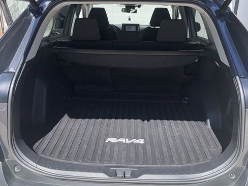 Used 2021 Toyota RAV4 XLE w/ Convenience Package image 10